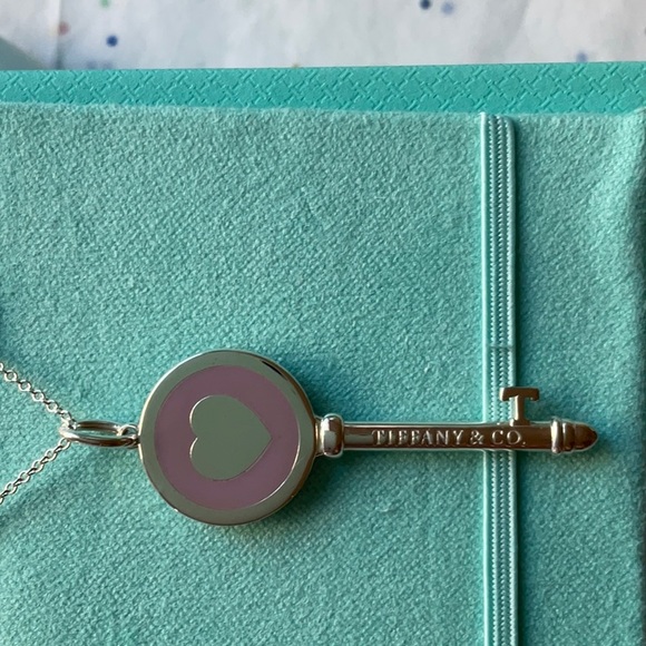 💜 TIFFANY & CO. LAVENDER HEART KEY NECKLACE 💜 - Picture 12 of 16